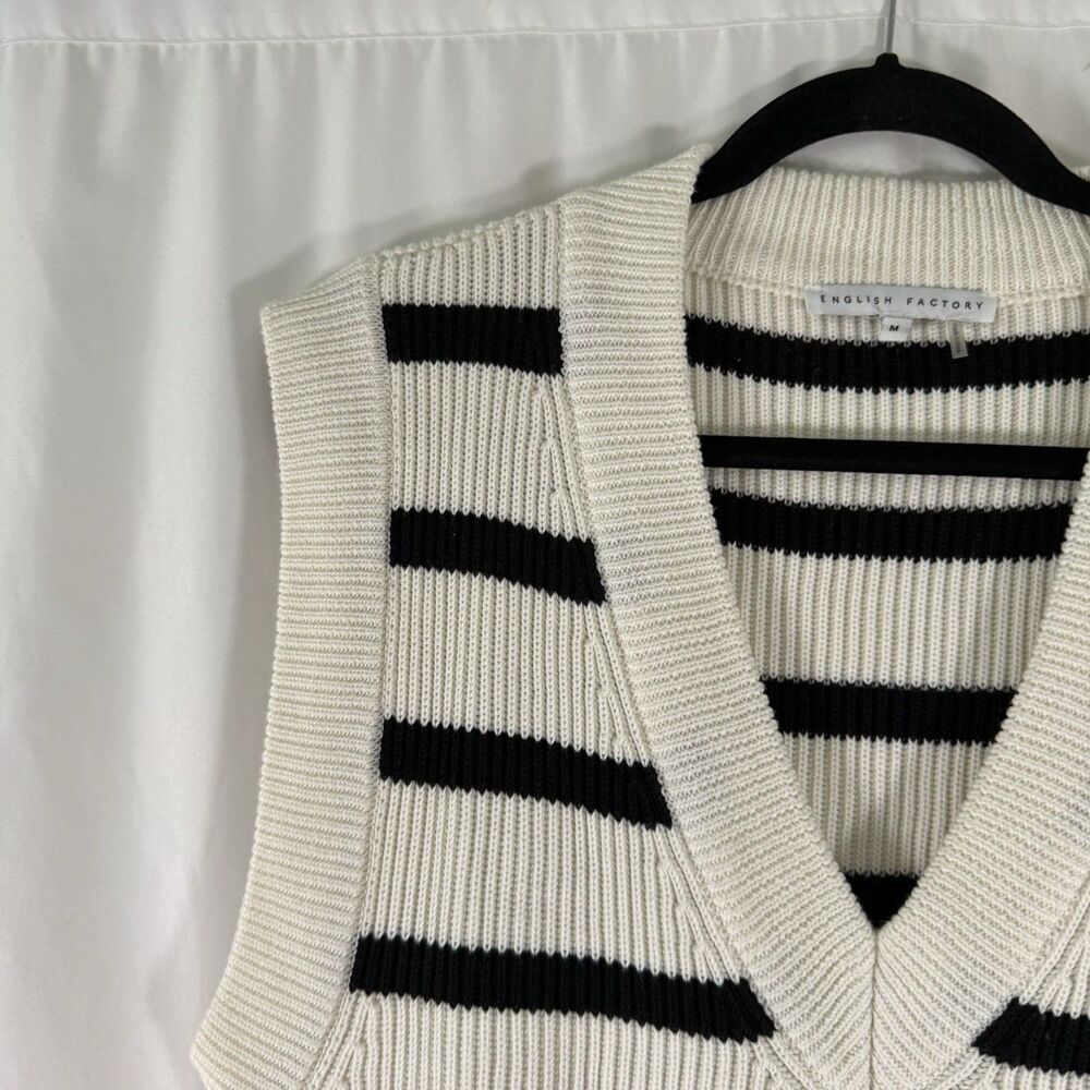 English Factory Vest Women's Medium White Black Striped Knit Vneck Pullover - Picture 6 of 10
